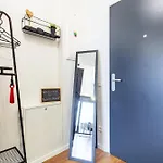 Jungle - Balcony & Easy Center Access Lägenhet