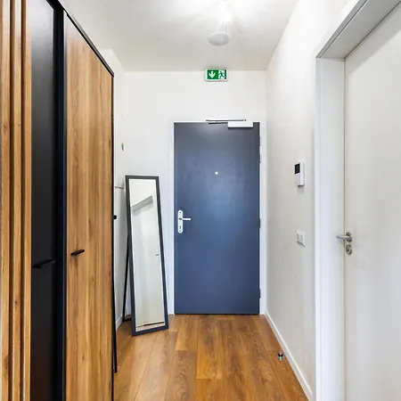 Apartmán Jungle - Balcony & Easy Center Access