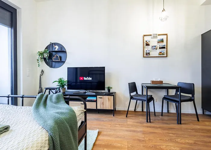 Apartment Jungle - Balcony & Easy Center Access Bratislava