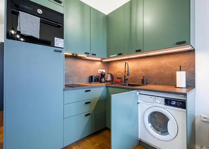 Jungle - Balcony & Easy Center Access Apartment Bratislava